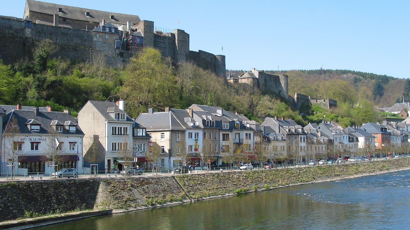 Couvreur à Bouillon en province de Luxembourg belge